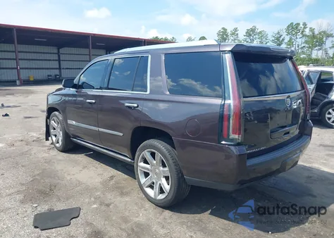 2015 Cadillac Escalade Premium z USA, uszkodzony, nr VIN 1GYS4CKJ7FR152473